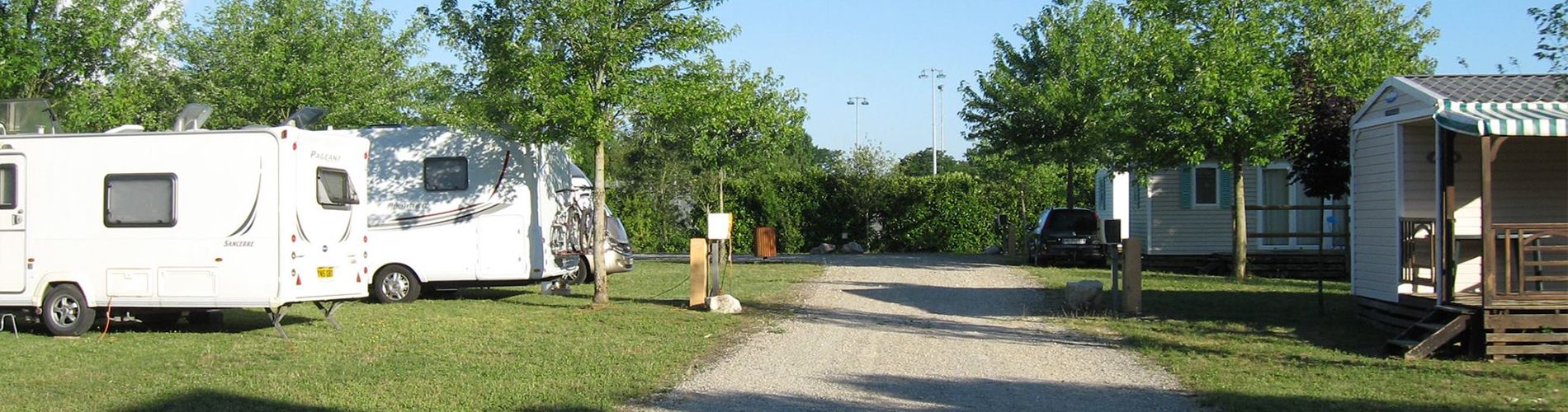 camping municipal hieres sur amby, à proximité des grottes de la balme, crémieu, lyon et perrouges