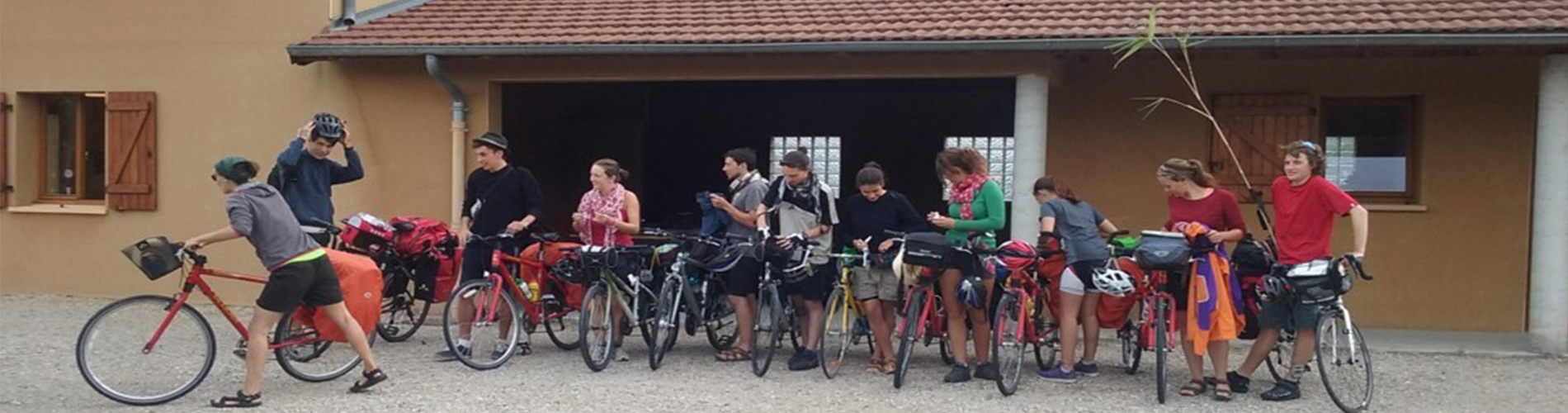 location d'emplacement, de mobil-home pour séjour en tente, caravane, camping-car sur le passage de la viarhôna hieres sur amby